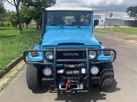 TOYOTA BANDEIRANTE 3.7 BJ50LV 4X4 TETO RIGIDO DIESEL 2P MANUAL